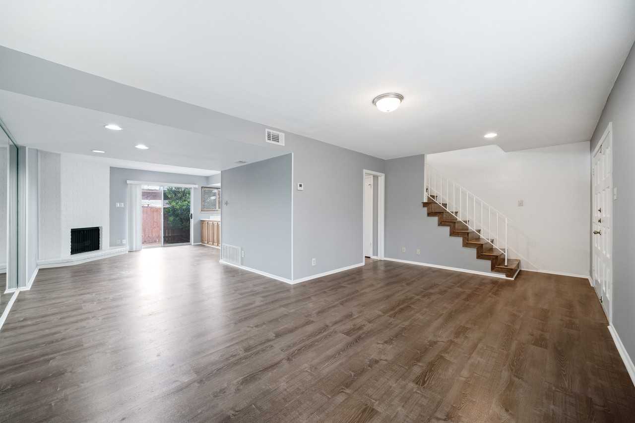 10958 Crown Park #1 - Photo 5 of 34