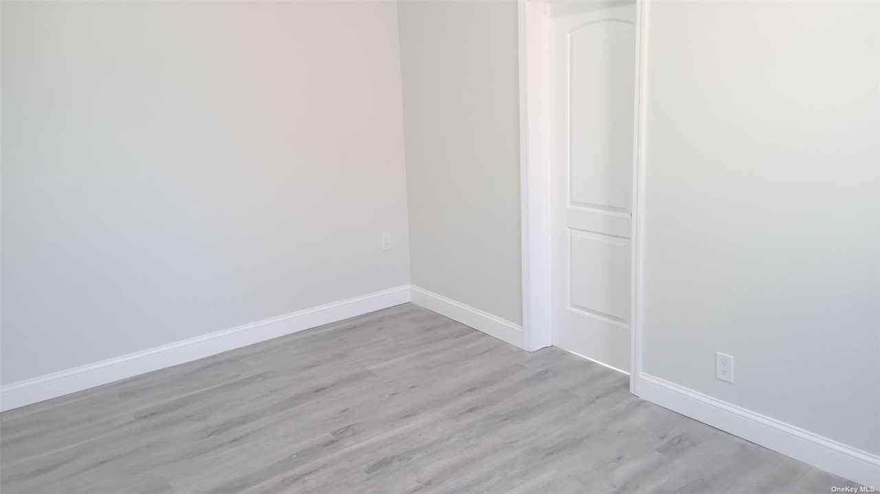 2837 W 37th St - Photo 2 of 4