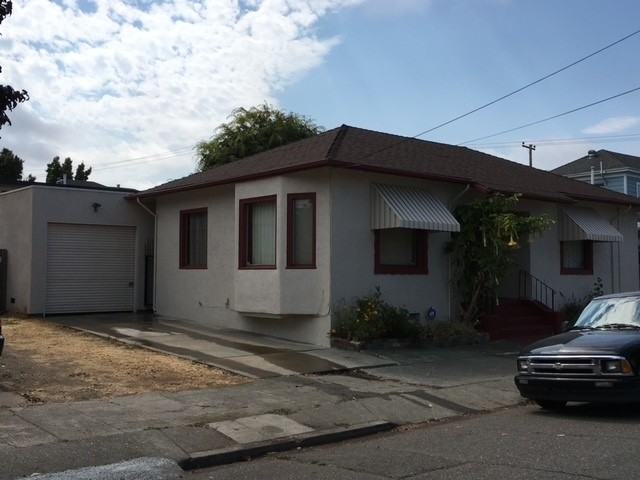 4512 Lawton Ave - Photo 2 of 20