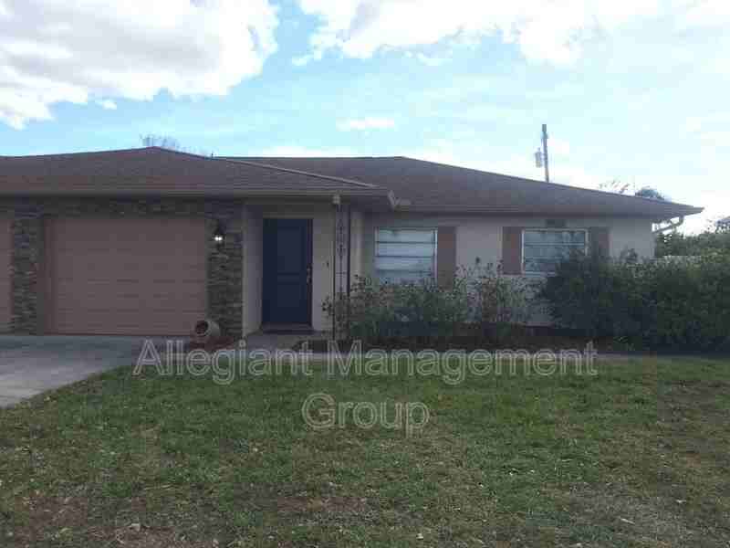 2309 Lakeshore Blvd, Saint Cloud, FL 34769 3 Bedroom House for 1,899
