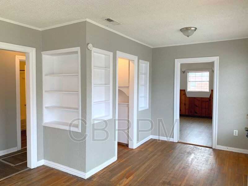 2123 30th St - Photo 4 of 14