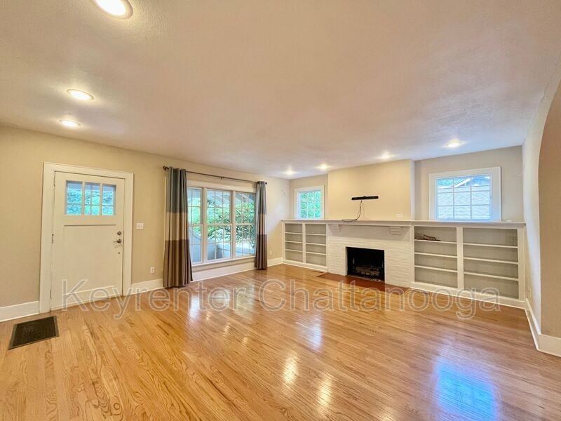 1610 Hixson Pike - Photo 2 of 15