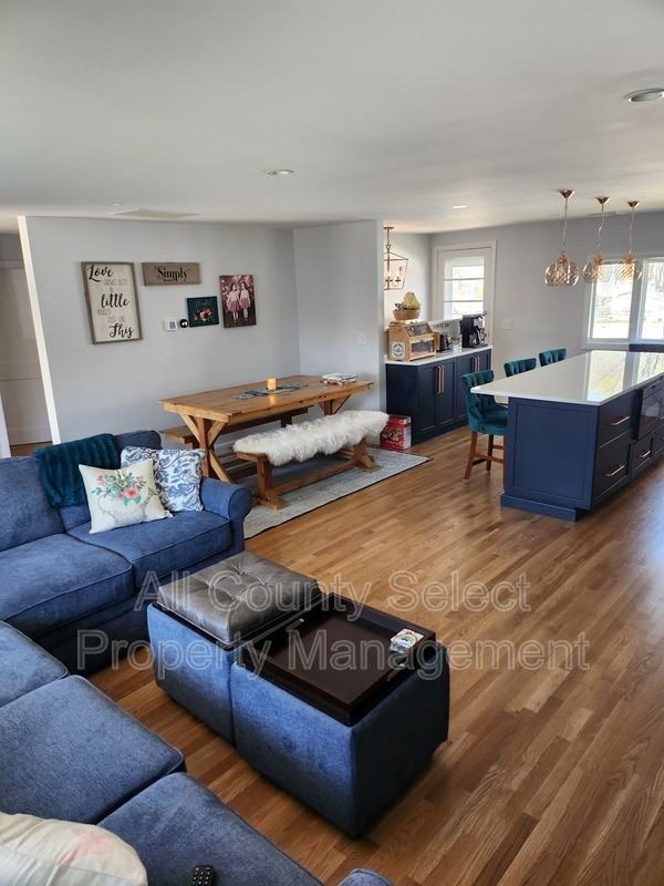 32 Rockdale Ave - Photo 3 of 25