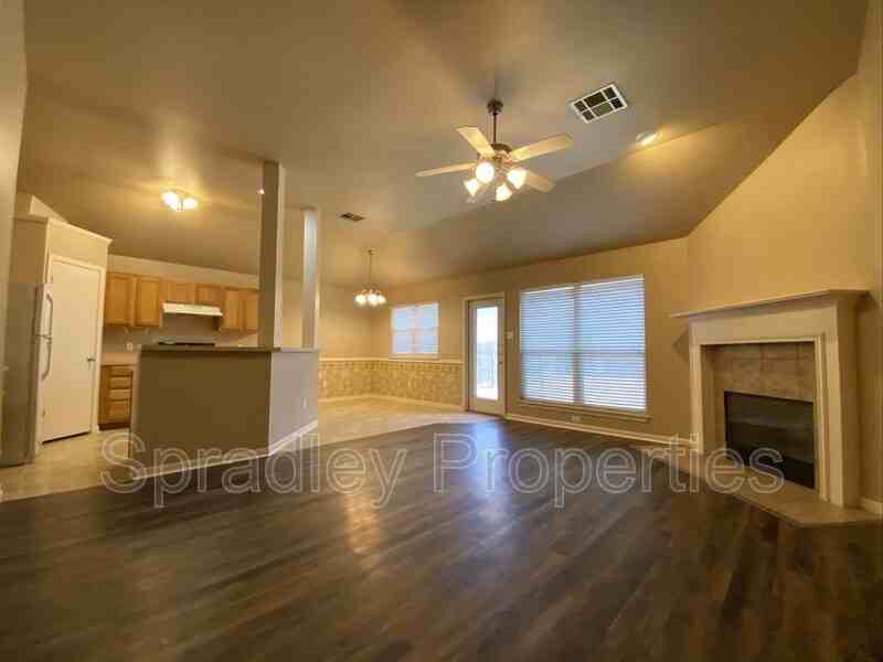 8407 Skyview - Photo 2 of 9