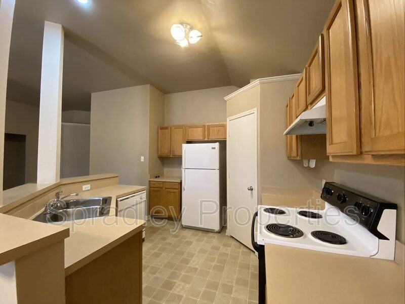 8407 Skyview - Photo 3 of 9