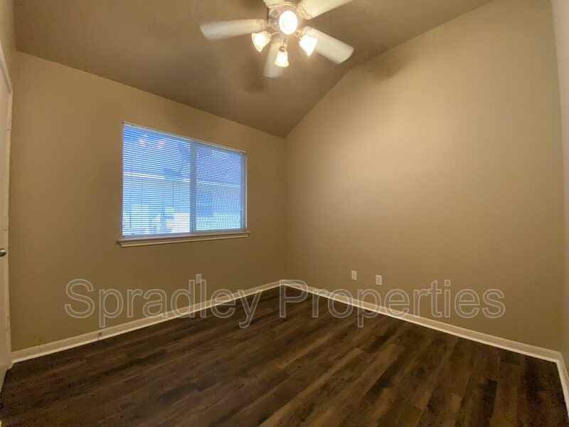 8407 Skyview - Photo 4 of 9