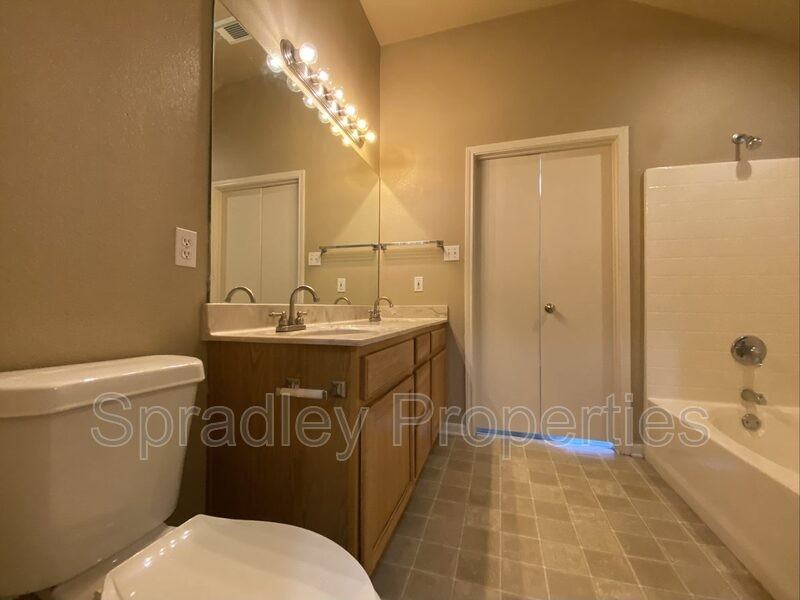 8407 Skyview - Photo 6 of 9