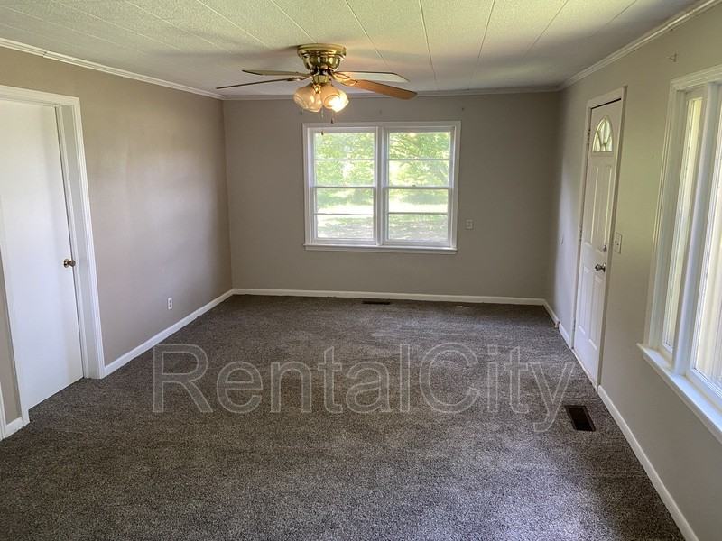 132 New Hope St - Photo 3 of 15