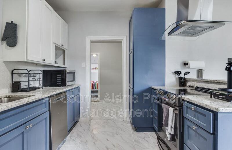 1031 W Gramercy Pl - Photo 5 of 24