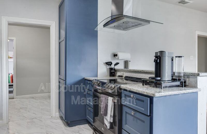 1031 W Gramercy Pl - Photo 6 of 24