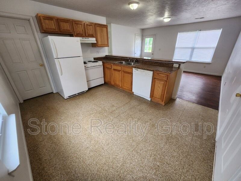 227 S Lincoln St #2 - Photo 3 of 9