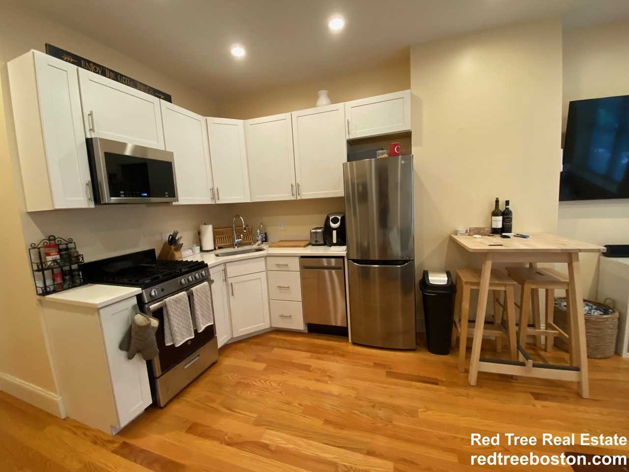 3 Edwin St #4 - Photo 2 of 13