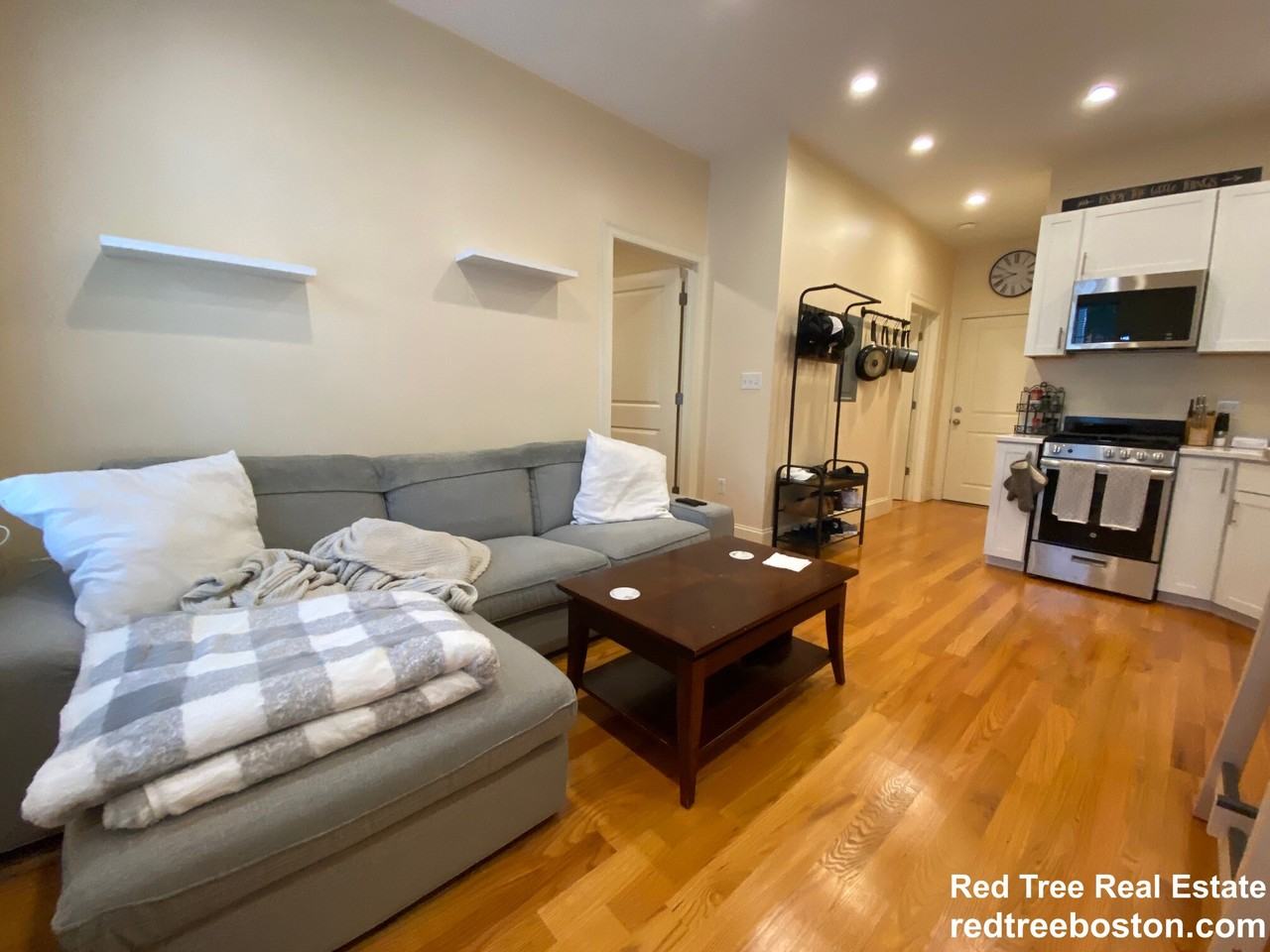 3 Edwin St #4 - Photo 4 of 13