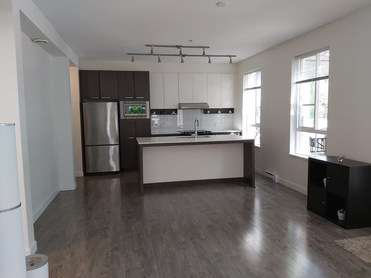 555 Foster Avenue - Photo 3 of 19