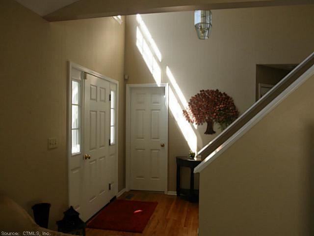 51 Oak Ridge Ln - Photo 3 of 24