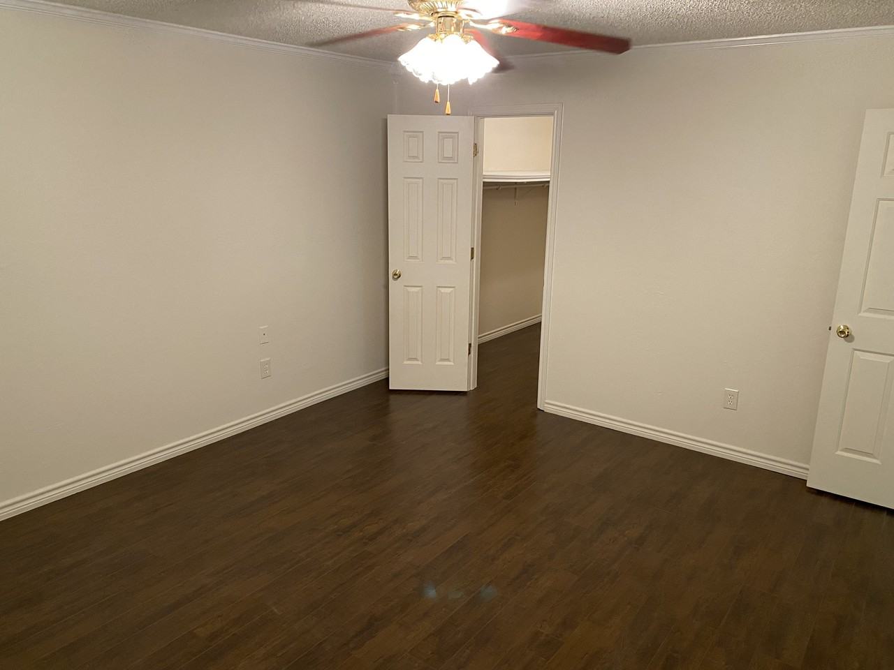 201 1/2 N Ervin St #B - Photo 3 of 6