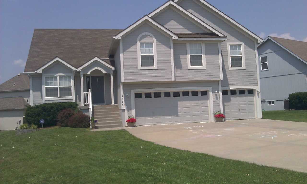 13300 Forest Oaks Dr #NA - Photo 2 of 3