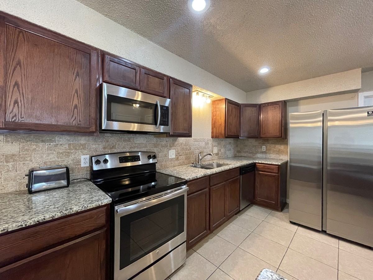 4707 Hemlock Ln #1 - Photo 3 of 20