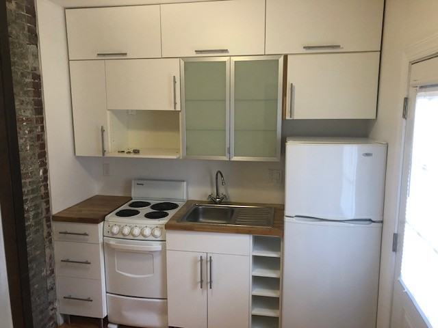 310 E Girard Ave #1 - Photo 4 of 10