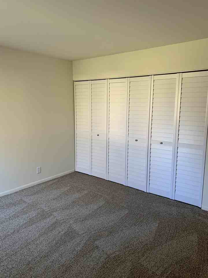 1143 West Wilson Street #1143F - Photo 2 of 10