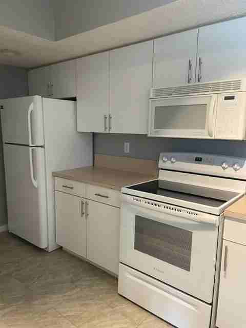 1820 Florida Club Circle - 2204Unit 2204 #2204 - Photo 2 of 26