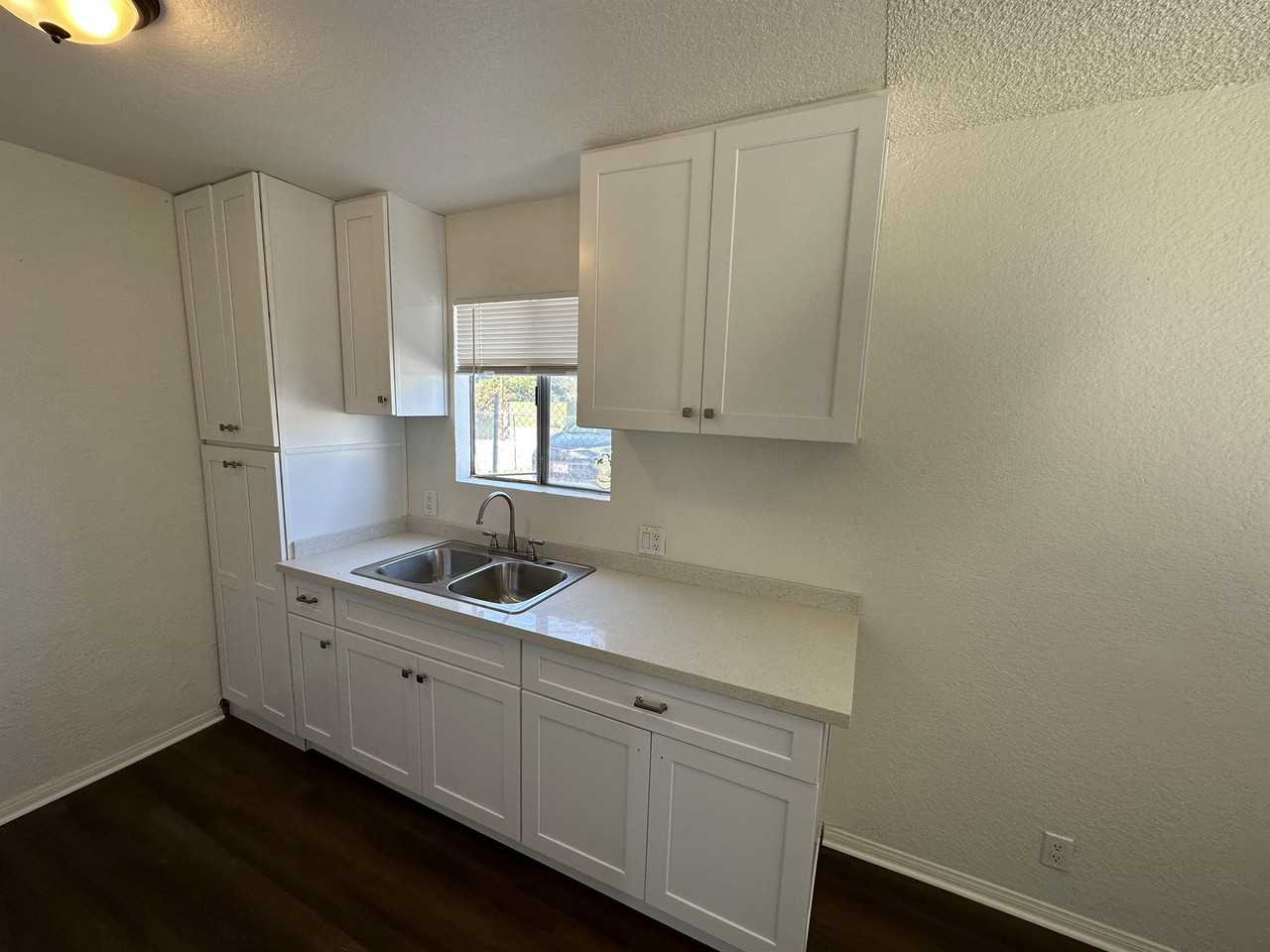 840 Grand Ave #2 - Photo 3 of 12