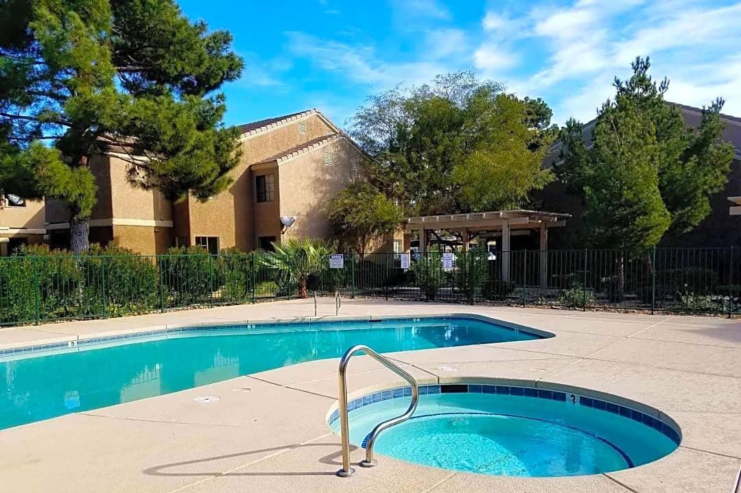 1401 N Lamb Blvd - Photo 5 of 18