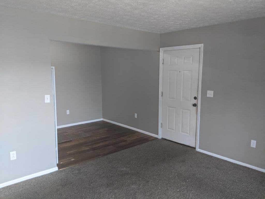 310 E Market St - Photo 2 of 10