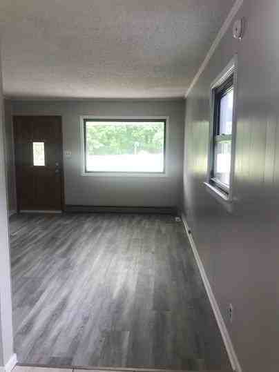 1505 Merritt Dr - Photo 3 of 10