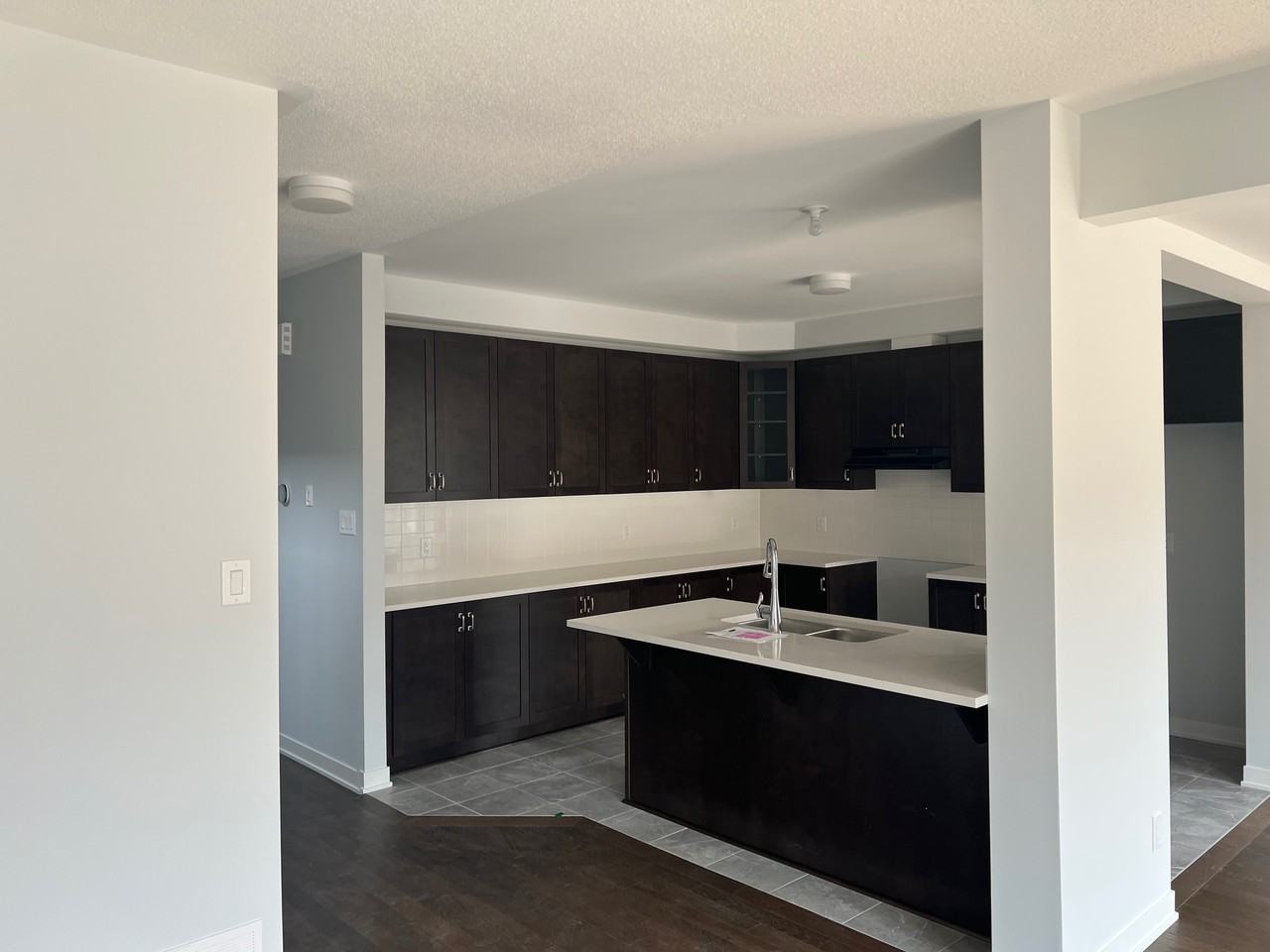 842 Crossgate Street - Photo 3 of 16