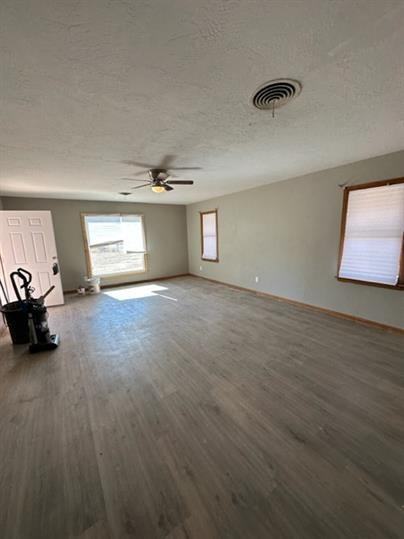 510 W Hastings Ave - Photo 3 of 8