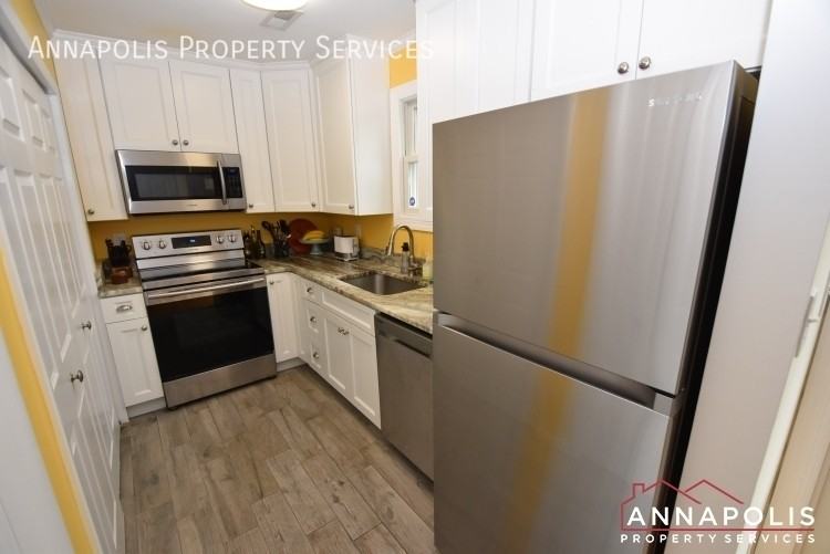 1831 Shore Dr - Photo 2 of 18