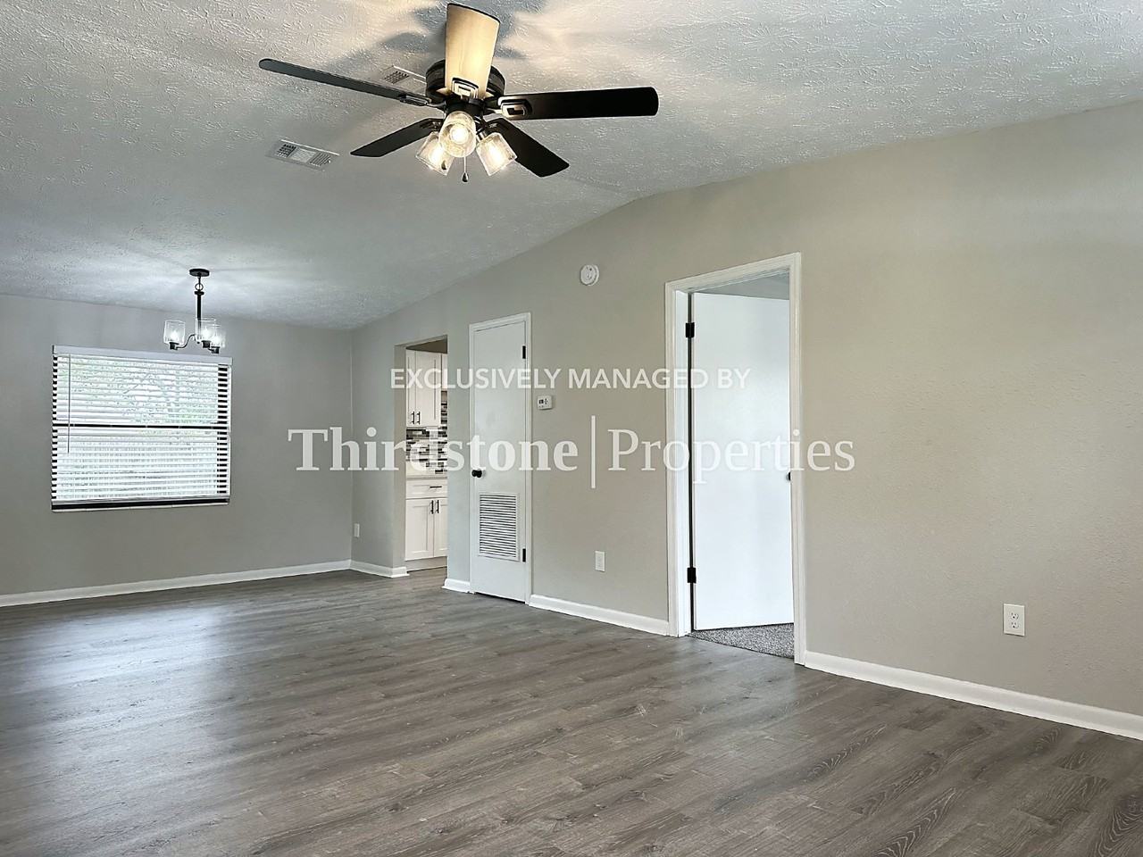 10833 Liscard Rd S - Photo 3 of 30