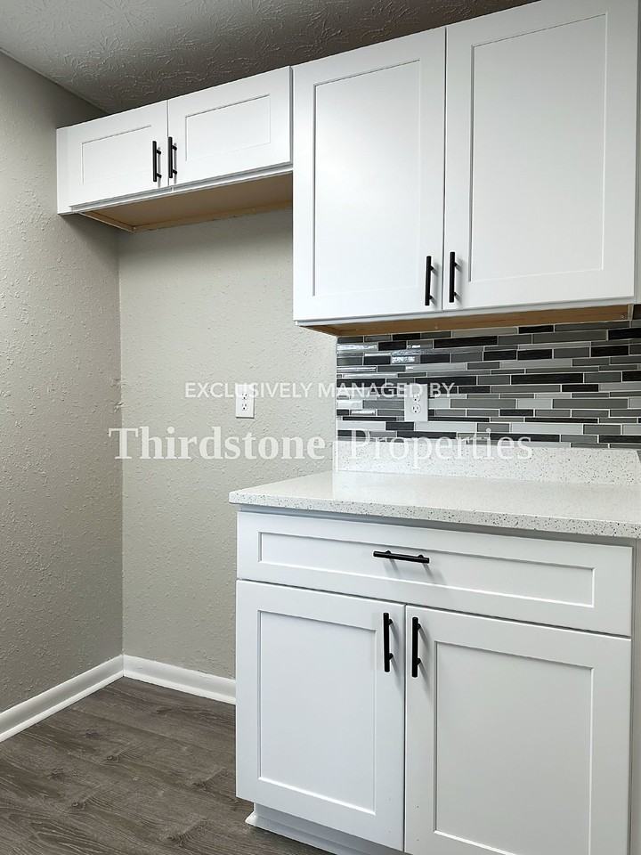 10833 Liscard Rd S - Photo 7 of 30