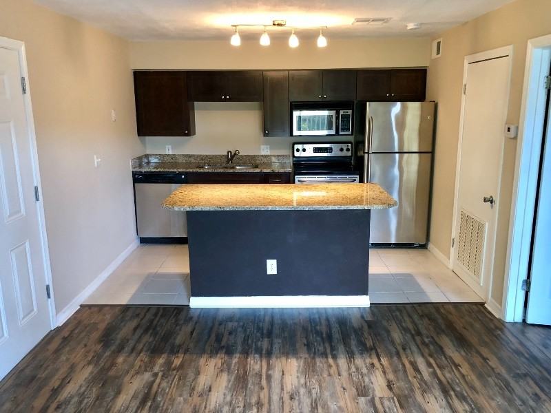 10200 Gandy Blvd N #1028 - Photo 7 of 20