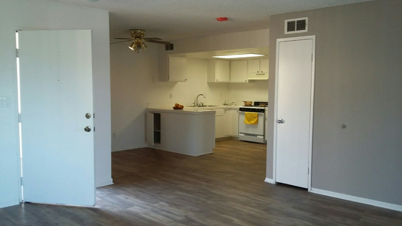 1627 Pasadena Avenue - Photo 4 of 16