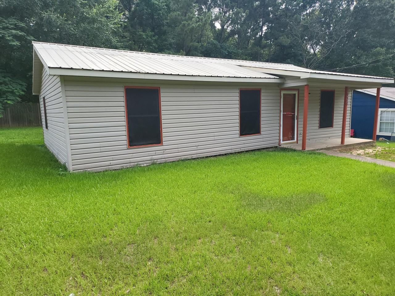 1924 Railroad Street #1