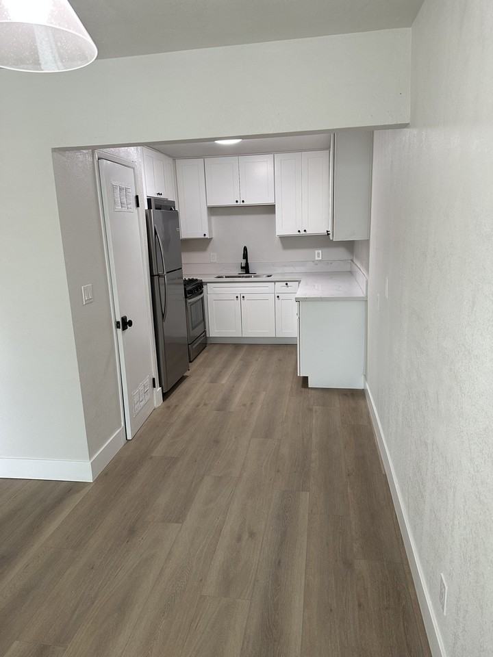 442 Smith Avenue - 1Unit 1 #1 - Photo 5 of 18