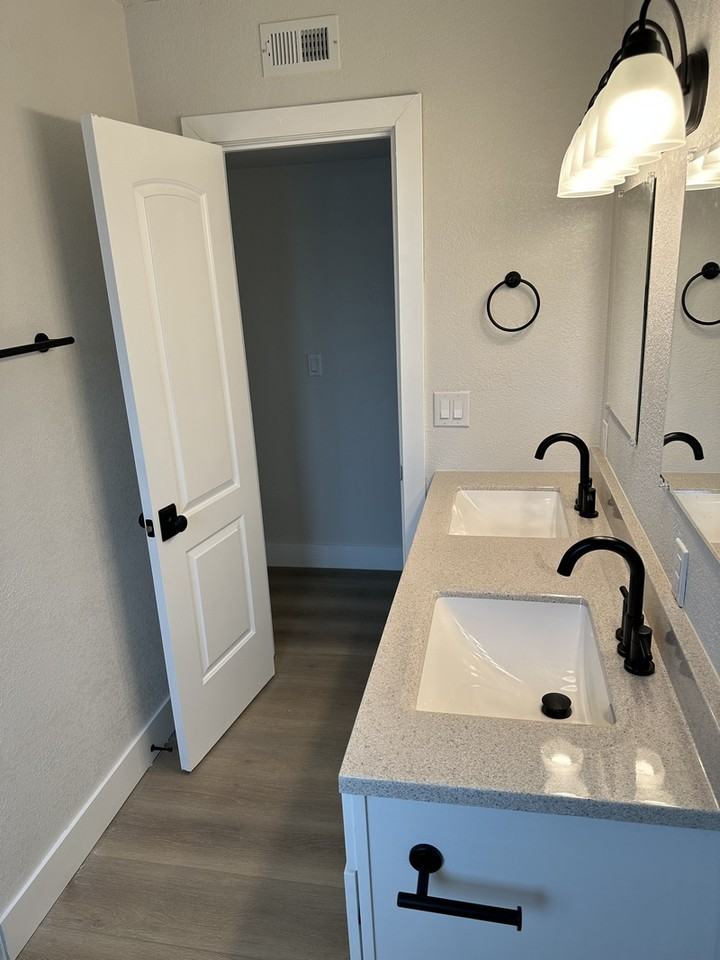 442 Smith Avenue - 1Unit 1 #1 - Photo 7 of 18