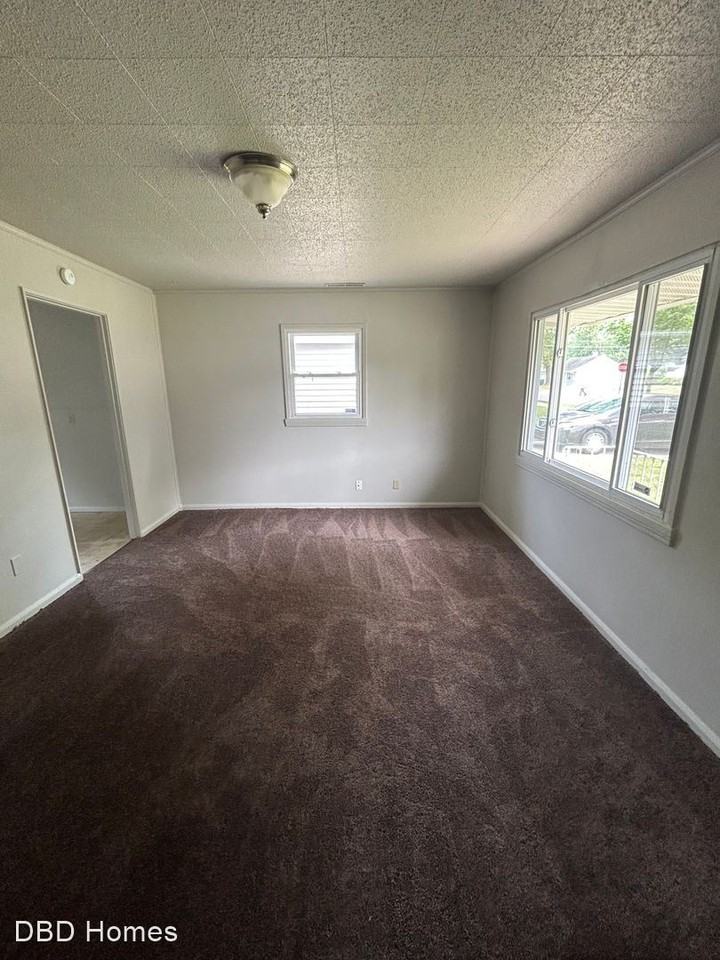 4914 Smith St - Photo 2 of 6