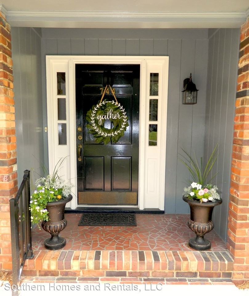 744 Mcclure Dr - Photo 3 of 40