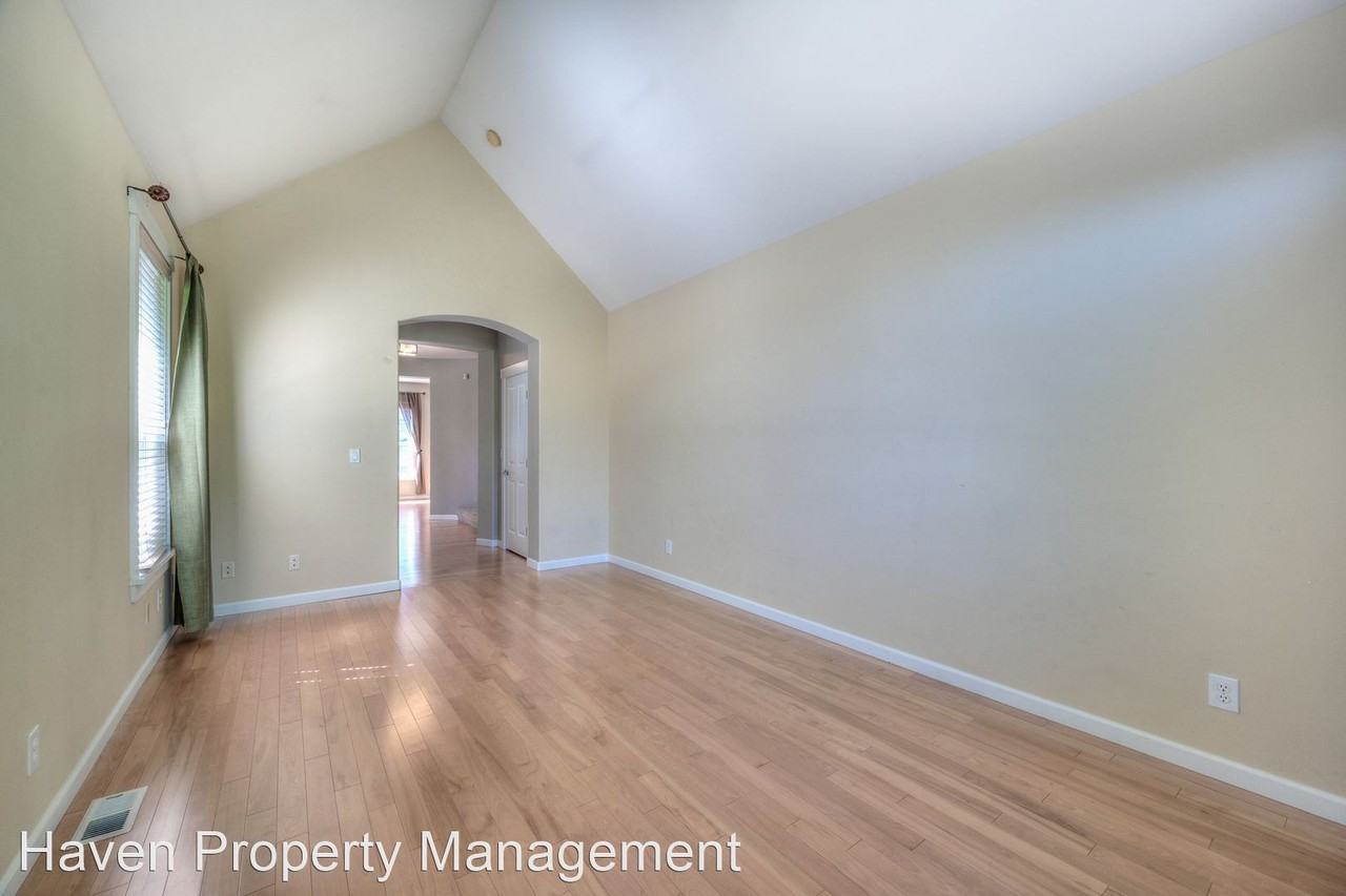 17243 Ne 25th Ct - Photo 2 of 29