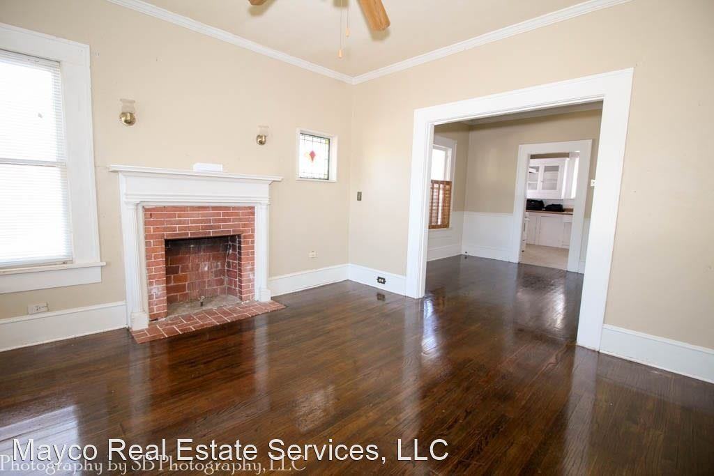 311 College St - Photo 3 of 11