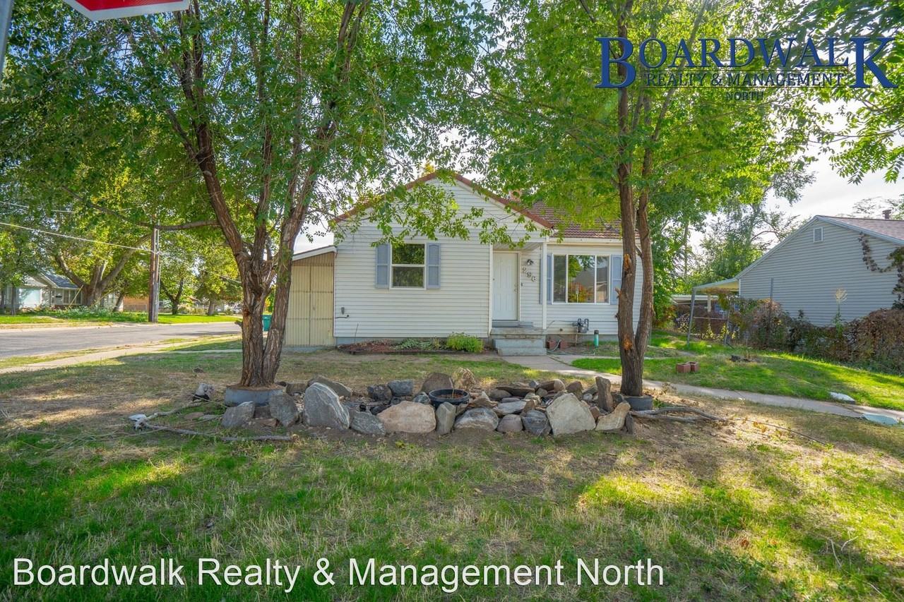 296 Lakeview Dr - Photo 2 of 24