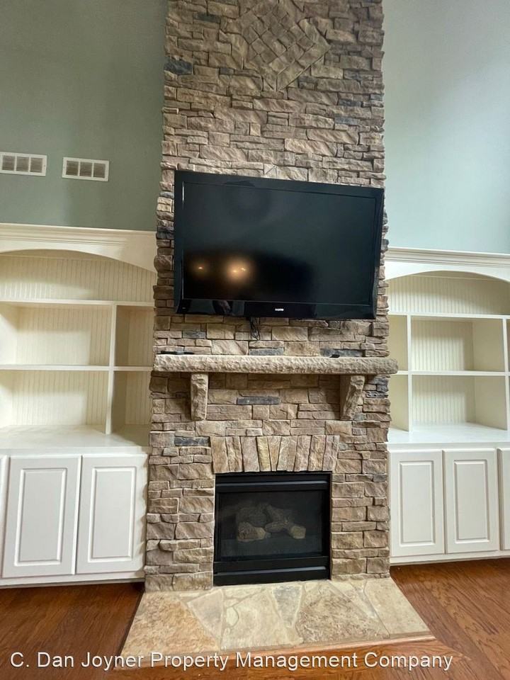 9 Grove Valley Way - Photo 3 of 30