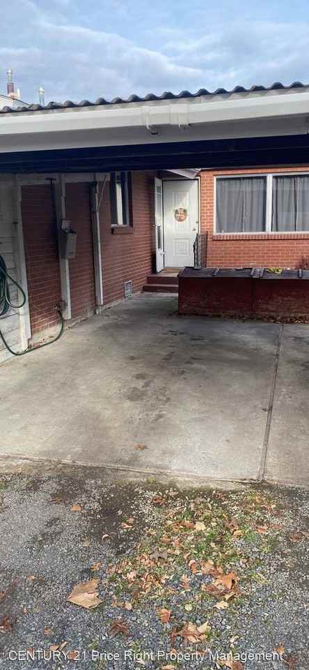 1612 8th Ave Blvd - Photo 2 of 9