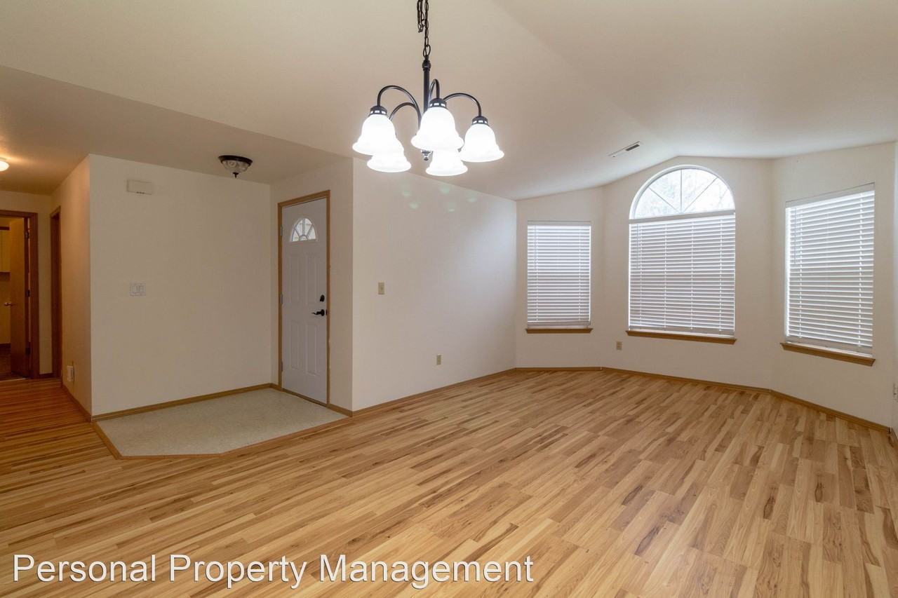 15911 Ne Noble St - Photo 2 of 17