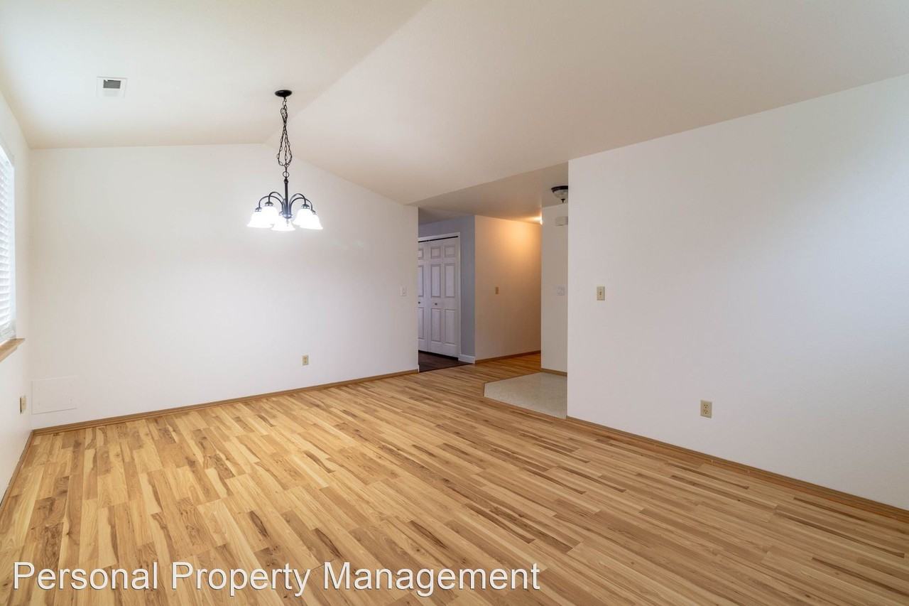 15911 Ne Noble St - Photo 3 of 17