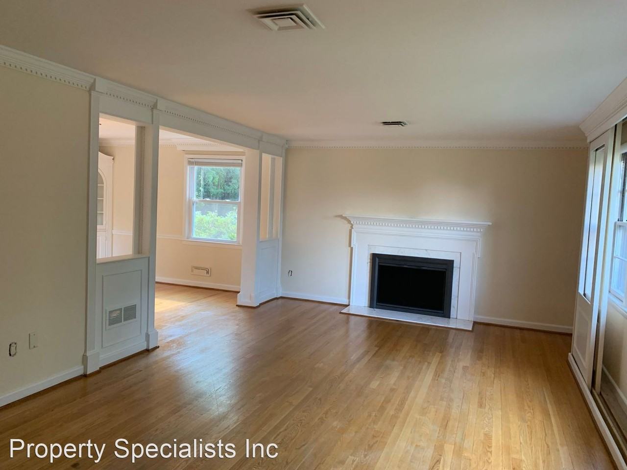 4726 33rd St N - Photo 2 of 35