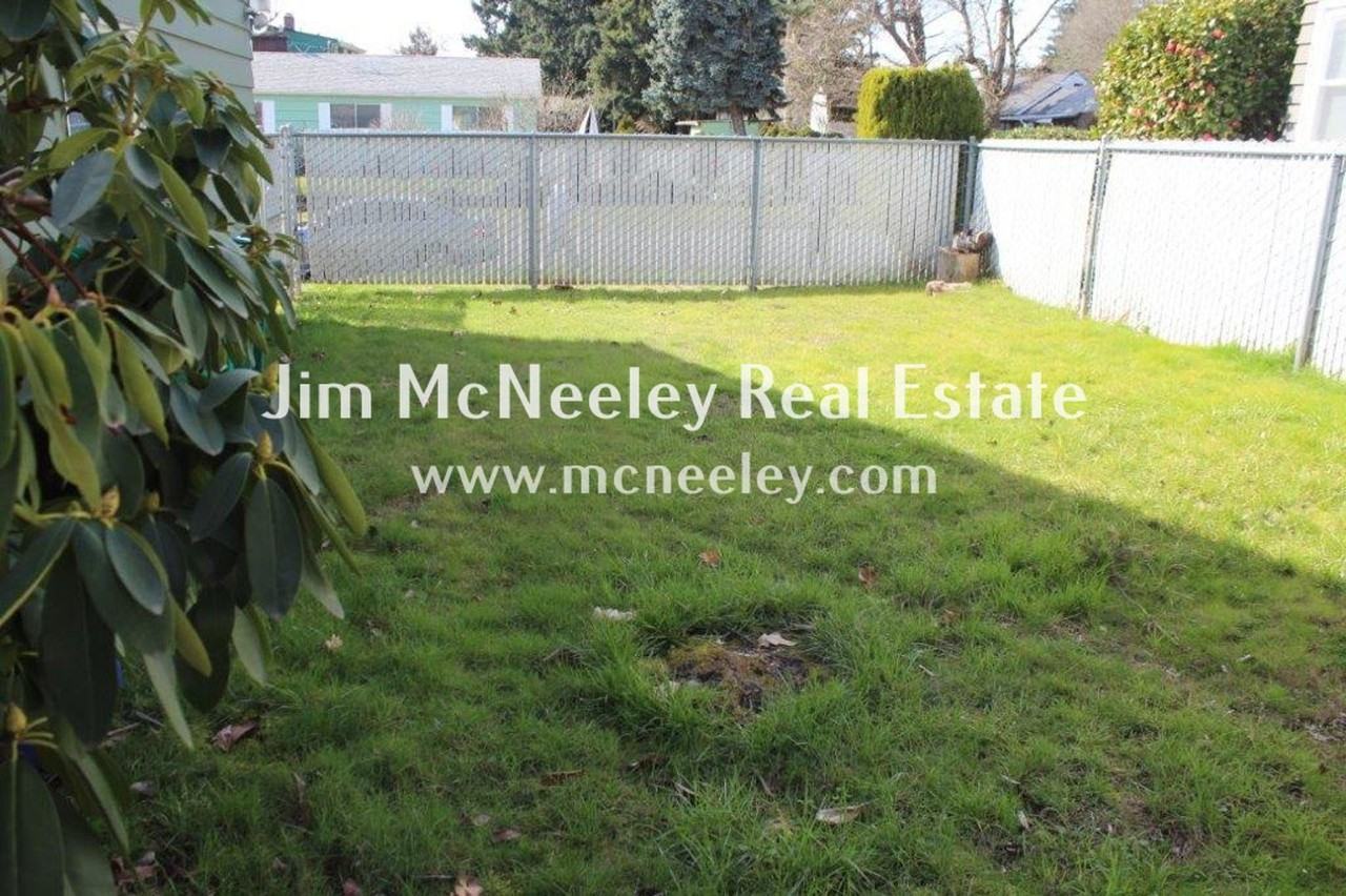 1810 Ne 90th Ave - Photo 3 of 17